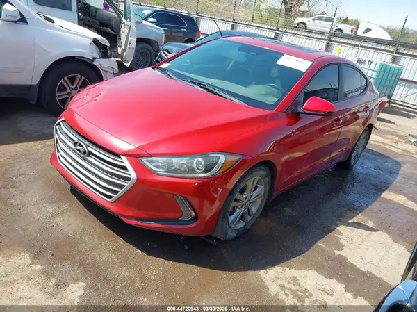 KMHD84LF9JU600393 2018 HYUNDAI ELANTRA - Image 2
