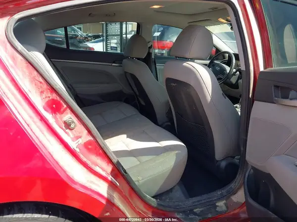 KMHD84LF9JU600393 2018 HYUNDAI ELANTRA - Image 8