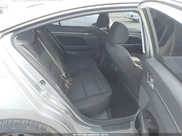 KMHD84LF9JU608719 2018 HYUNDAI ELANTRA - Image 8