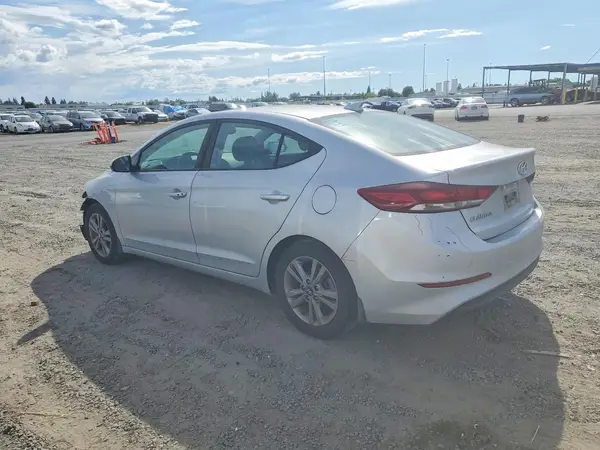 KMHD84LF9JU609577 2018 HYUNDAI ELANTRA - Image 2