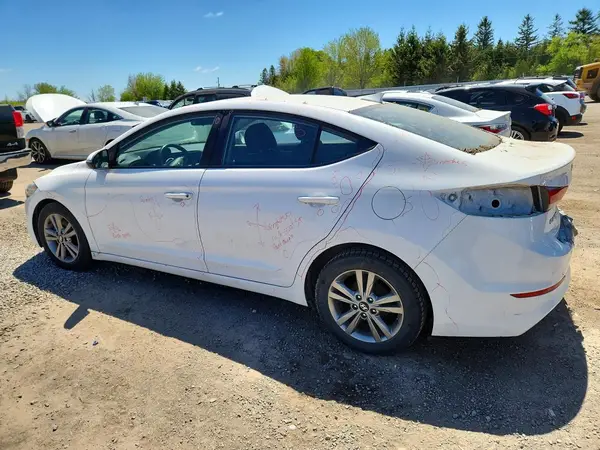 KMHD84LF9JU615699 2018 HYUNDAI ELANTRA - Image 2