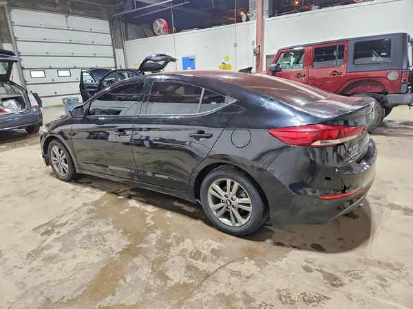 KMHD84LF9JU620756 2018 HYUNDAI ELANTRA - Image 2