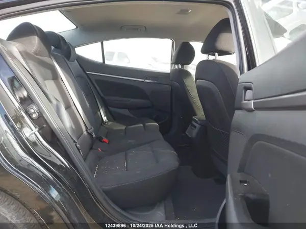 KMHD84LF9JU633040 2018 HYUNDAI ELANTRA - Image 8