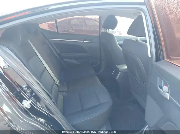 KMHD84LF9JU635130 2018 HYUNDAI ELANTRA - Image 8