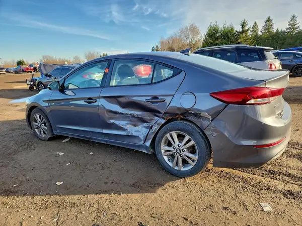 KMHD84LF9JU636827 2018 HYUNDAI ELANTRA - Image 2