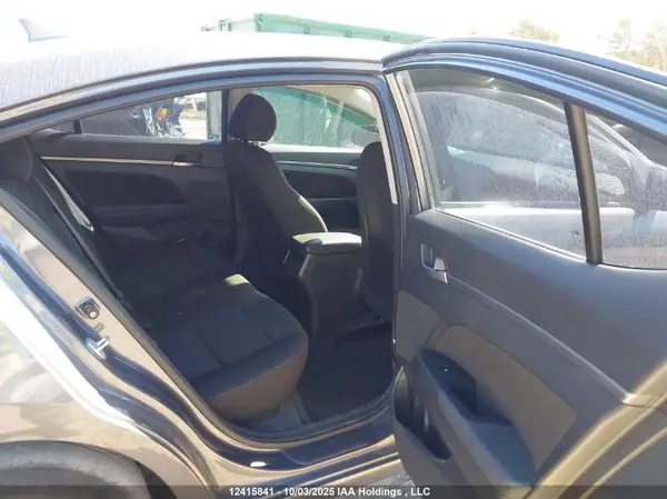 KMHD84LF9JU662389 2018 HYUNDAI ELANTRA - Image 8