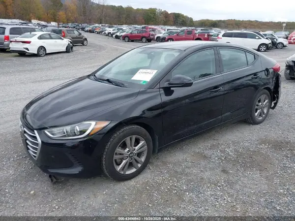 KMHD84LF9JU665938 2018 HYUNDAI ELANTRA - Image 2