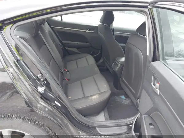 KMHD84LF9JU665938 2018 HYUNDAI ELANTRA - Image 8