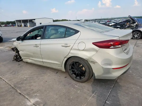 KMHD84LF9JU668242 2018 HYUNDAI ELANTRA - Image 2