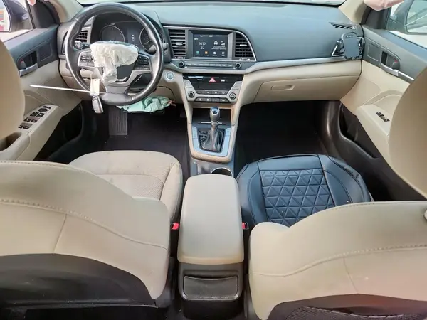 KMHD84LF9JU668242 2018 HYUNDAI ELANTRA - Image 8
