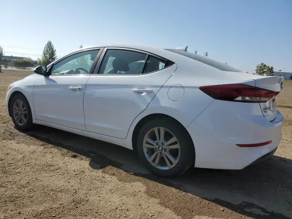 KMHD84LF9JU676129 2018 HYUNDAI ELANTRA - Image 2