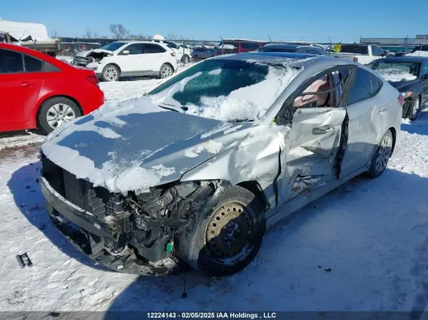 KMHD84LF9JU697417 2018 HYUNDAI ELANTRA - Image 2