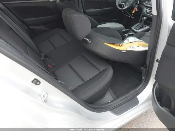 KMHD84LF9JU705967 2018 HYUNDAI ELANTRA - Image 8