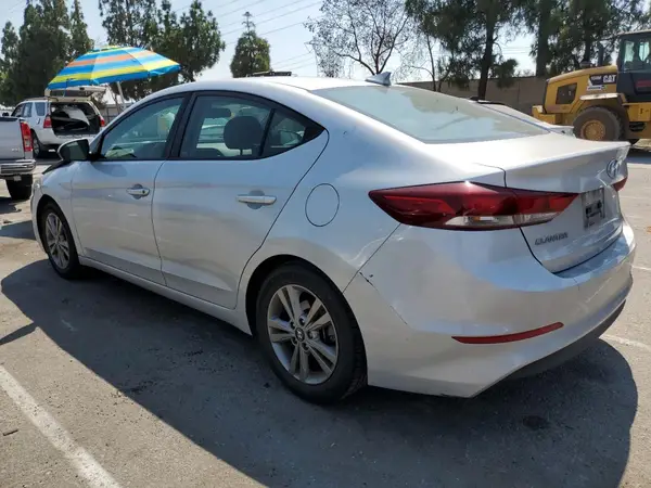 KMHD84LF9JU723370 2018 HYUNDAI ELANTRA - Image 2
