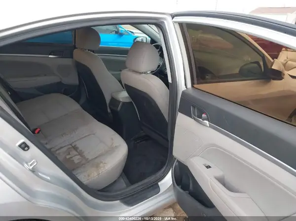 KMHD84LF9KU746343 2019 HYUNDAI ELANTRA - Image 8