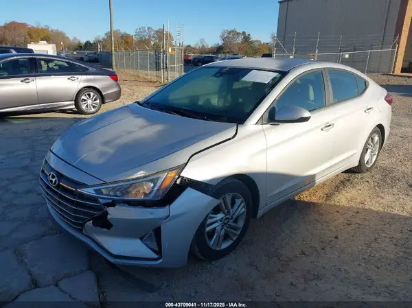 KMHD84LF9KU879944 2019 HYUNDAI ELANTRA - Image 2