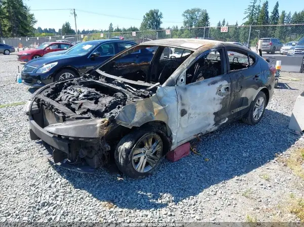 KMHD84LF9LU945233 2020 HYUNDAI ELANTRA - Image 2