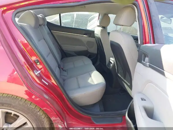 KMHD84LFXHU061292 2017 HYUNDAI ELANTRA - Image 8