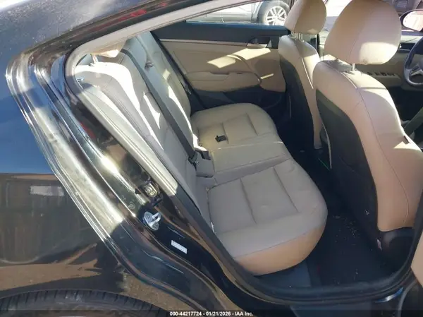 KMHD84LFXHU069683 2017 HYUNDAI ELANTRA - Image 8