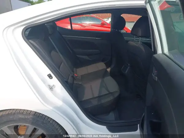 KMHD84LFXHU140316 2017 HYUNDAI ELANTRA - Image 8