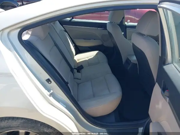 KMHD84LFXHU141188 2017 HYUNDAI ELANTRA - Image 8