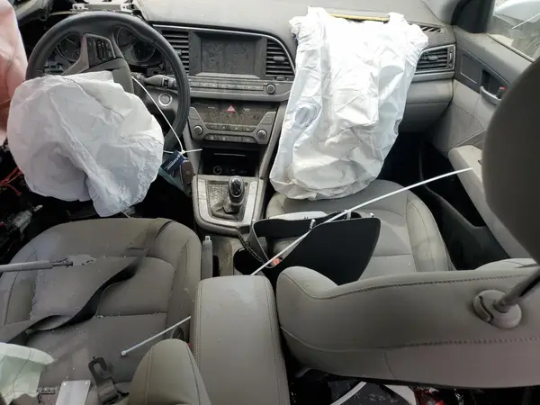 KMHD84LFXHU147041 2017 HYUNDAI ELANTRA - Image 8