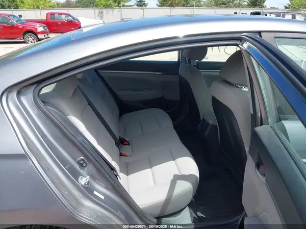 KMHD84LFXHU151154 2017 HYUNDAI ELANTRA - Image 8