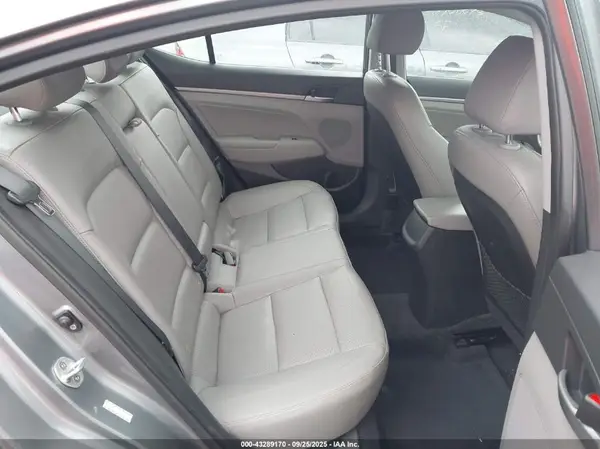 KMHD84LFXHU152028 2017 HYUNDAI ELANTRA - Image 8