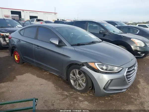 KMHD84LFXHU154765 2017 HYUNDAI ELANTRA - Image 1