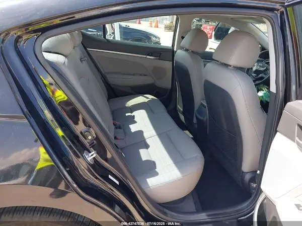 KMHD84LFXHU170061 2017 HYUNDAI ELANTRA - Image 8