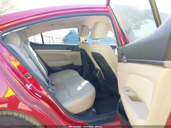 KMHD84LFXHU173669 2017 HYUNDAI ELANTRA - Image 8