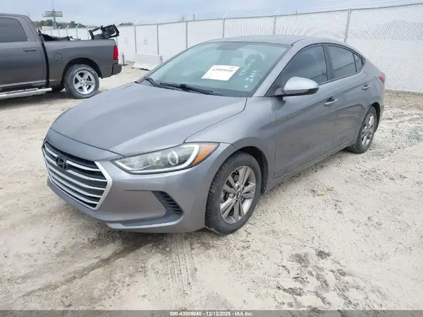 KMHD84LFXHU174630 2017 HYUNDAI ELANTRA - Image 2