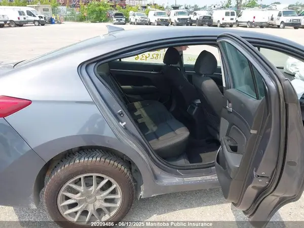 KMHD84LFXHU182436 2017 HYUNDAI ELANTRA - Image 8