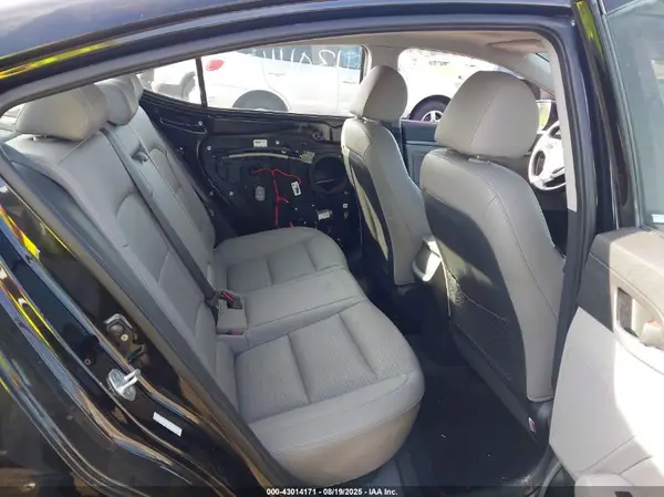 KMHD84LFXHU201311 2017 HYUNDAI ELANTRA - Image 8