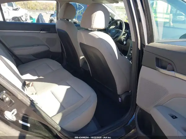 KMHD84LFXHU206329 2017 HYUNDAI ELANTRA - Image 8