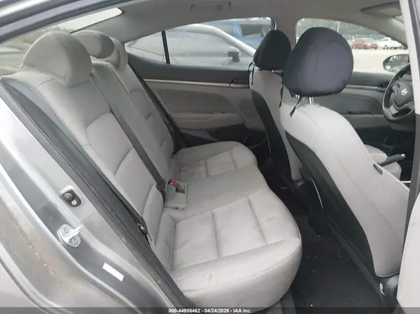 KMHD84LFXHU210509 2017 HYUNDAI ELANTRA - Image 8