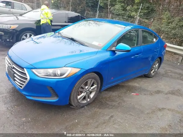 KMHD84LFXHU222482 2017 HYUNDAI ELANTRA - Image 2
