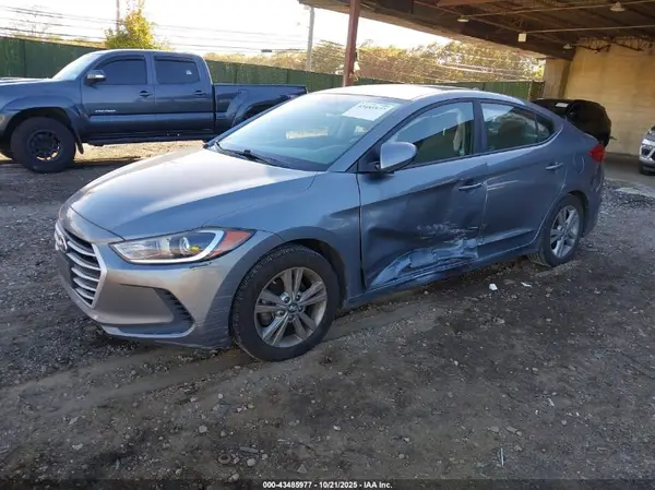 KMHD84LFXHU227469 2017 HYUNDAI ELANTRA - Image 2