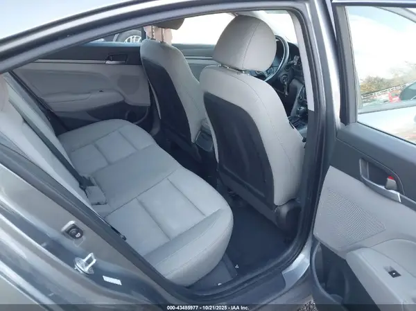 KMHD84LFXHU227469 2017 HYUNDAI ELANTRA - Image 8