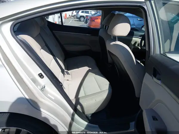 KMHD84LFXHU227505 2017 HYUNDAI ELANTRA - Image 8