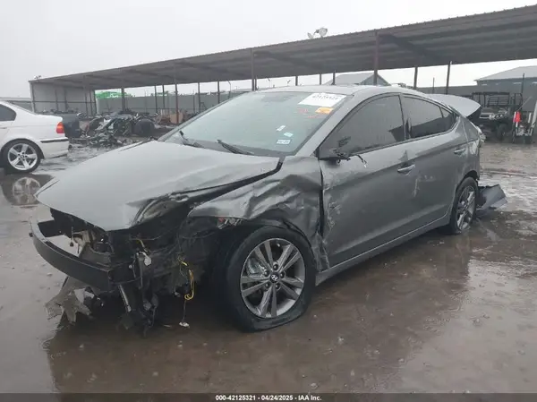 KMHD84LFXHU245602 2017 HYUNDAI ELANTRA - Image 2