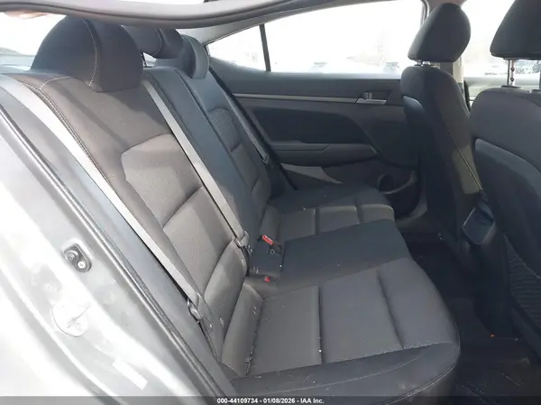 KMHD84LFXHU246460 2017 HYUNDAI ELANTRA - Image 8
