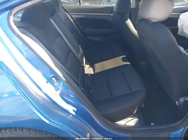KMHD84LFXHU246796 2017 HYUNDAI ELANTRA - Image 8