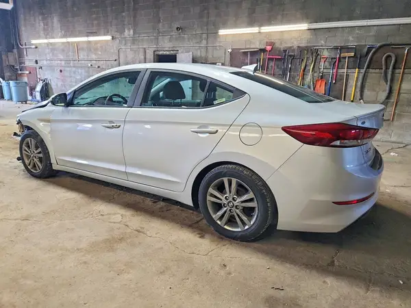 KMHD84LFXHU249987 2017 HYUNDAI ELANTRA - Image 2