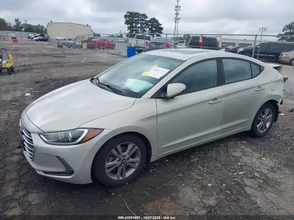 KMHD84LFXHU250086 2017 HYUNDAI ELANTRA - Image 2