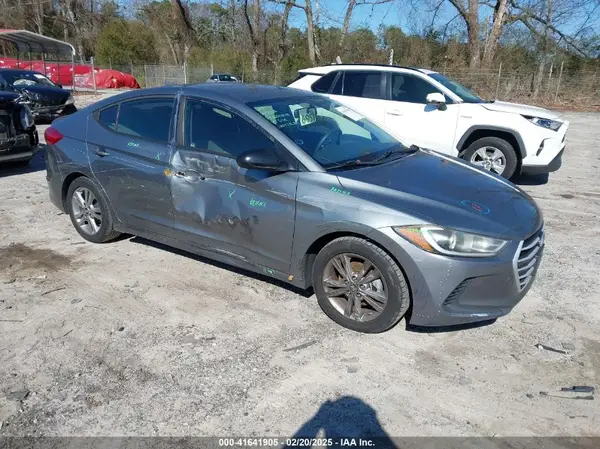 KMHD84LFXHU262996 2017 HYUNDAI ELANTRA - Image 1