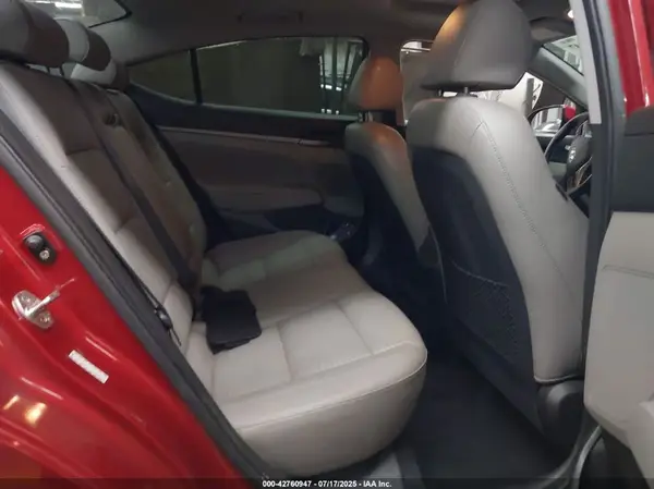 KMHD84LFXHU284061 2017 HYUNDAI ELANTRA - Image 8