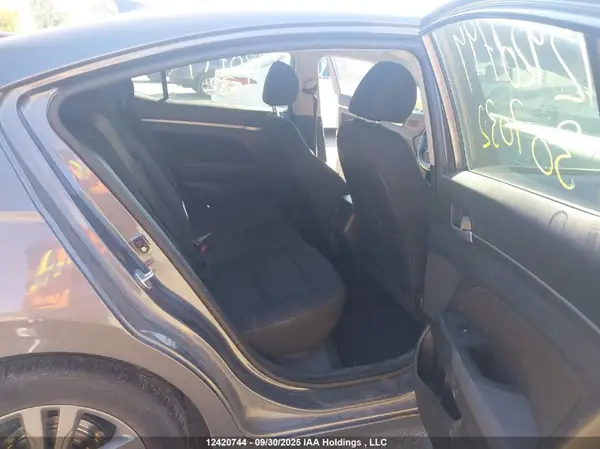 KMHD84LFXHU307032 2017 HYUNDAI ELANTRA - Image 8