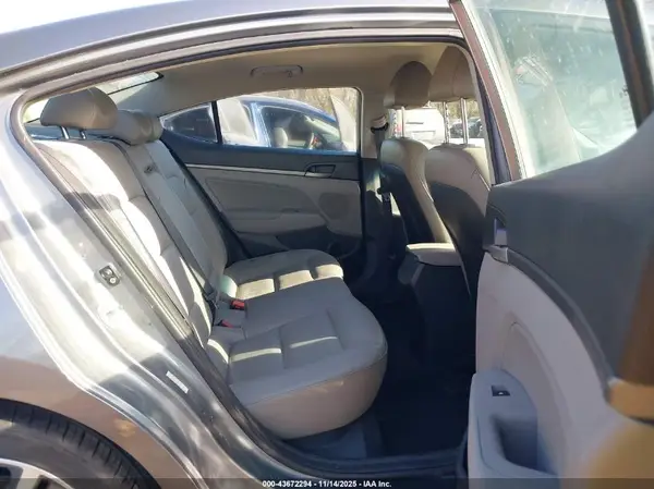 KMHD84LFXHU331962 2017 HYUNDAI ELANTRA - Image 8