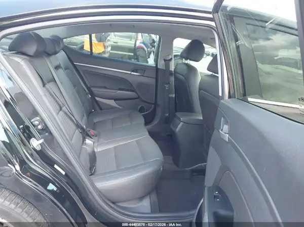 KMHD84LFXHU332870 2017 HYUNDAI ELANTRA - Image 8